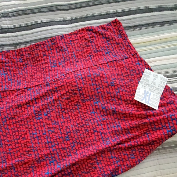 Gorgeous LuLaRoe Azure Flowy skirt - Picture 6 of 6